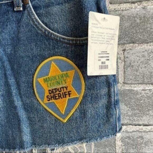 Lee Urban Renewal Vintage Remade Jean Shorts Patch - Picture 8 of 10